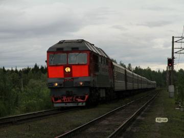 ТЭП70-0477 с поездом 