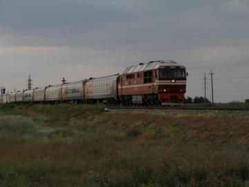 ТЭП70-0292 построен в 1992 г. Прибытие поезда №041 на ст. Владимировка, линия Волгоград - Верхний Баскунчак. 16.07.2021