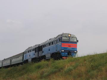 2ТЭ116У-0045 с поездом на перегоне Анапа - Гостагаевская.