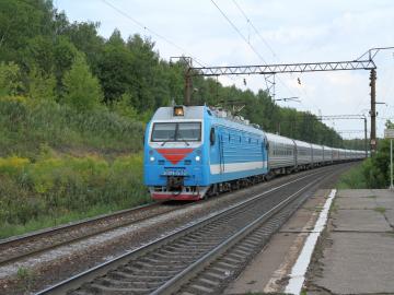 ЭП1М-572 (приписка - ТЧЭ-8 Кавказская), поезд №126 