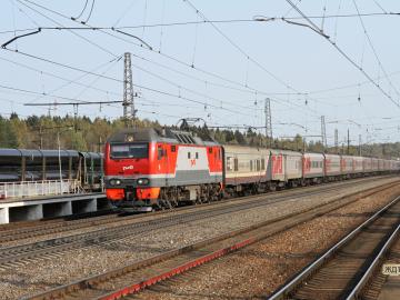 ЭП2К-368 с поездом №375 