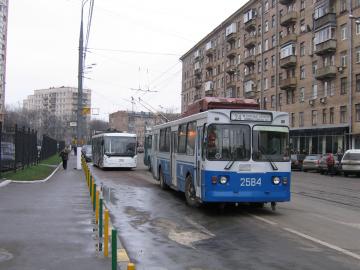 Троллейбусы разных поколений Завода имени Урицкого (впоследствии - 